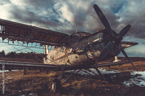 stary-dwuplatowy-transportowiec-radziecki-an-2