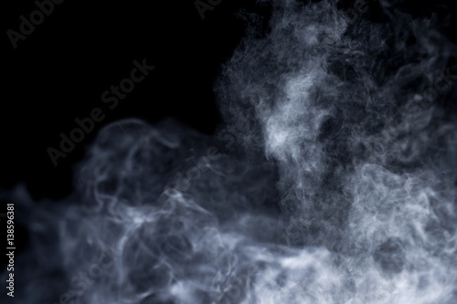 Plakat Dym na czarnym tle