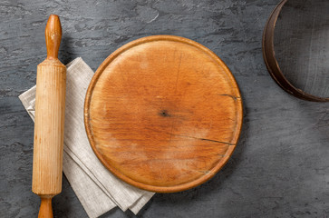 Aufkleber - Round blank wooden board with rolling pin, cloth napkin, sieve