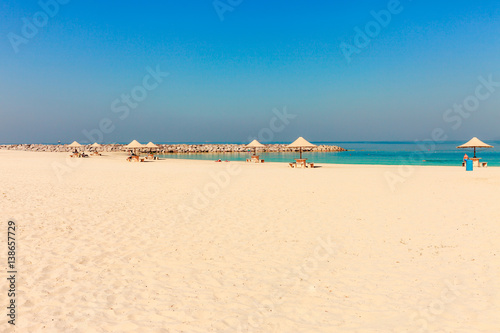 Fotografia, Obraz Panoramic view on nice Al Mamzar beach in Dubai, UAE