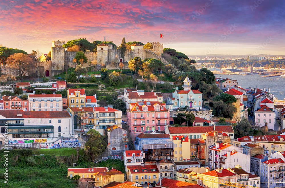 Obraz na płótnie Lisbon, Portugal skyline with Sao Jorge Castle w salonie