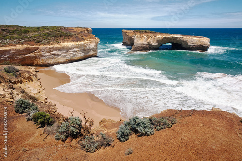Fotografía The spectacular cliffs of the Great Ocean Road, Island Archway, Victoria, Australia