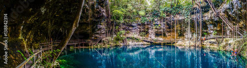 Photographie Panorama of the blue X'Canche Cenote close to Ek Balam near Valladolid, Yucatan peninsula, Mexico