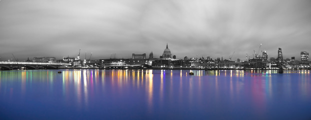 Sticker - St. Paul cathedral in London. England