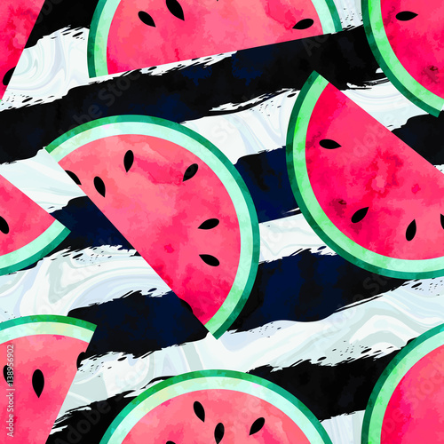 Stoffe zum Nähen Fruchtige nahtlose Vektormuster mit Aquarellfarbe texturiert Wassermelone Stücke. Marmor und gestreiften Hintergrund.