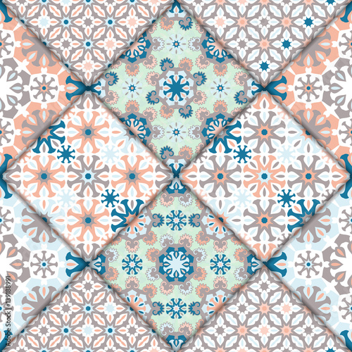 wektorowy-abstrakcjonistyczny-bezszwowy-patchworku-wzor-tekstury-arabskiej-plytki-z-ornamentami-geometrycznymi-i-kwiatowymi-stylizowane