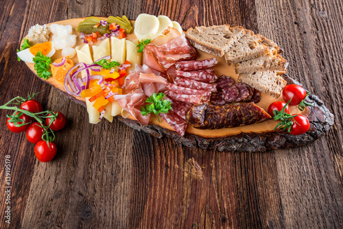 Fotografie, Obraz Brettljausn - Wurst und Käse Platte - Jause
