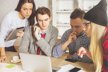 Poster - Attractive businesspeople working together