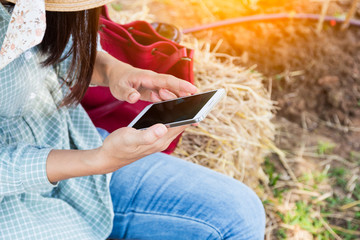 Poster - Young woman and smartphones