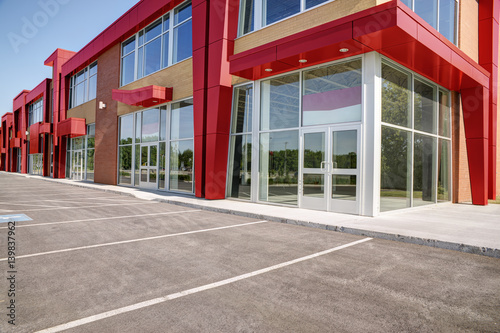 Cuadros en Lienzo Unoccupied generic store front, business or professional office space