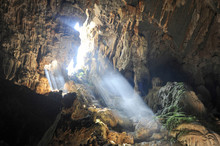 Tham Phu Kham Cave Near Vang Vieng