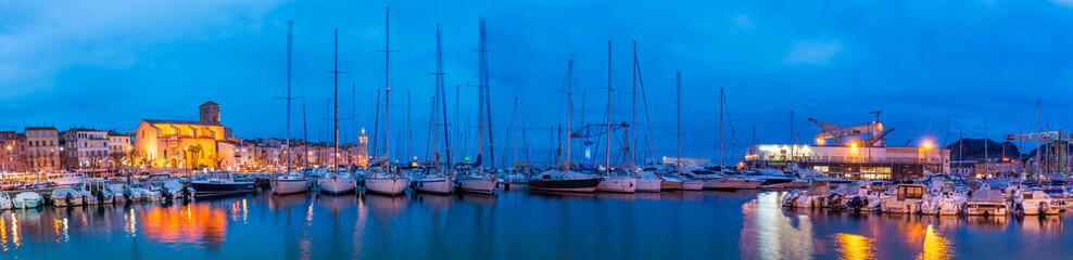 Wall Mural - Panorama du Port de La Ciotat le soir, Provence, France