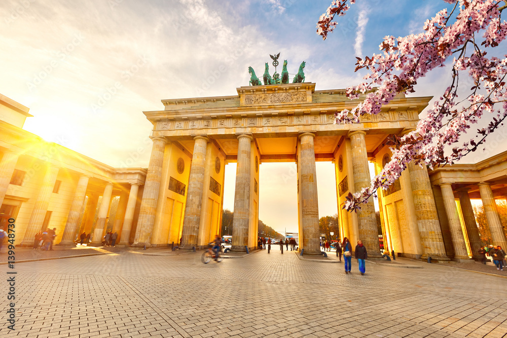 Brandenburg gate at spring, Berlin - obrazy, fototapety, plakaty 