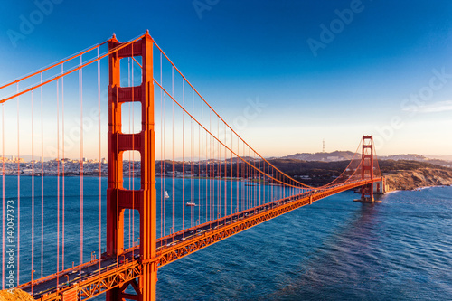 Naklejka na kafelki gold gate bridge in blue sky