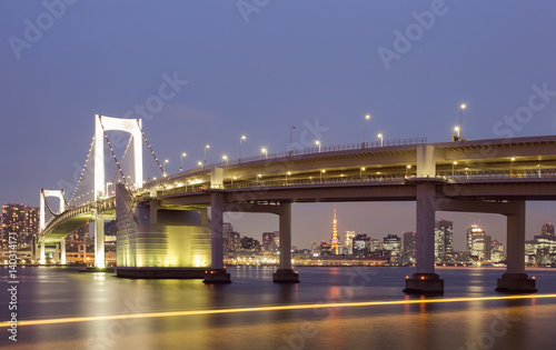 Obraz w ramie Tokyo Rainbow bridge and Tokyo Tower at twilight