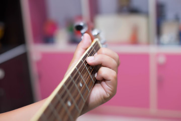 Play guitar