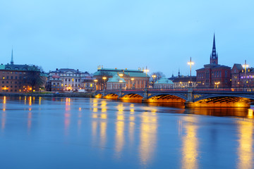 Fototapete - Beautiful evening scenic panorama of the Old Town (Gamla Stan) pier architecture in Stockholm, Sweden
