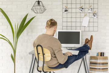 Canvas Print - Student sitting next to the desk