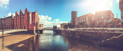Fotomural panorama of hamburg city on a sunny day