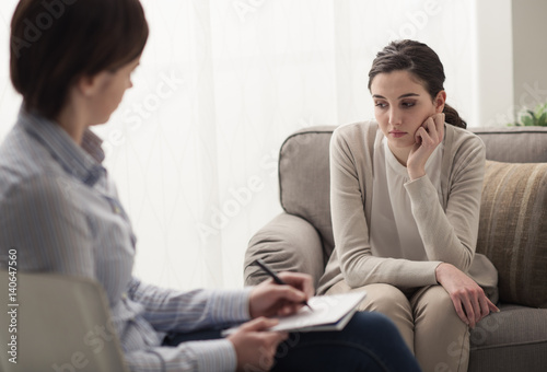 Plakat Psycholog słucha jej pacjenta