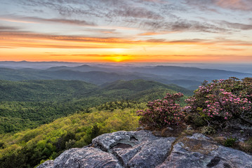 sunrise from hawksbill mountain in north carolina