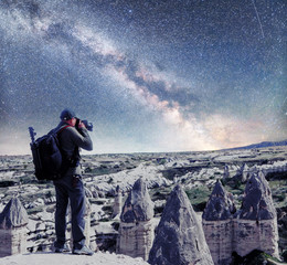 Wall Mural - Man takes pictures of the valley love under the stars