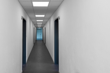  Flur mit LED-Technik beleuchtet