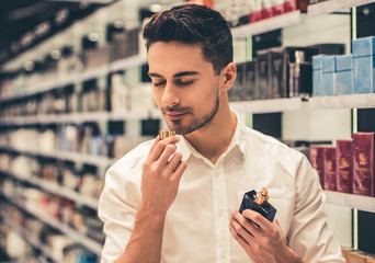 Wall Mural - Man doing shopping