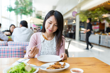 Poster - Woman enjoy her meal at restaurant