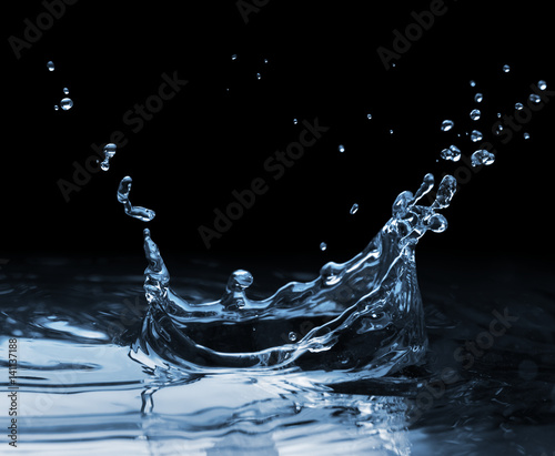 Zdjęcie XXL Splash na powierzchni wody