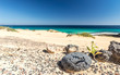 wunderschöne Strände und Küstenlandschaft bei den Dünen des  Parque Natural de Corralejo auf Fuerteventura 