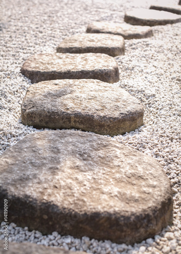 Zdjęcie XXL Zen kamienna ścieżka w Japońskim ogródzie