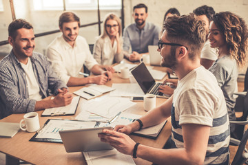 Canvas Print - Business people at the conference