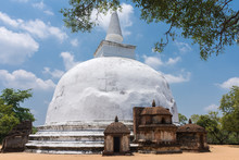 Kiri Vihara Dagoba (Stupa) Buddhist Temple Ruins