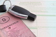 Fahrzeugpapiere mit Führerschein