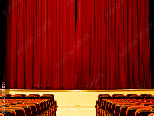 Fotografering Le porte stanno per aprirsi,nel teatro ancora vuoto