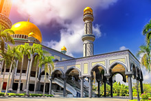 Beautiful View Of Jame Asr Hassanil Bolkiah Mosque And Blue Sky 