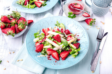 Poster - Spargelsalat mit erdbeeren