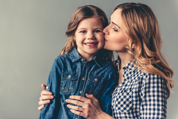 Sticker - Mom and daughter