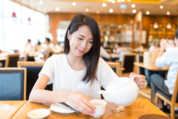 Wall Mural - Woman going chinese restaurant