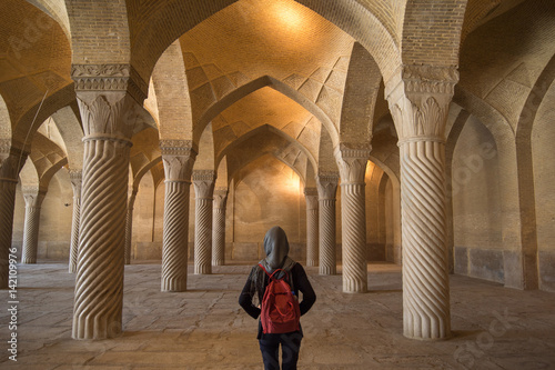 Fotografie, Obraz The Vakil Mosque is a mosque in Shiraz contains 48 monolithic pillars carved in
