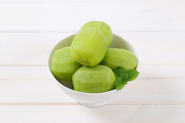 Canvas Print - peeled kiwi fruits