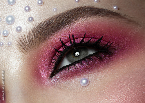 Plakát Beautiful girl with perfect art makeup and pearl beads
