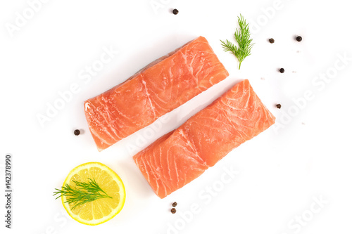Fotografía Photo of slices of salmon on white with copyspace