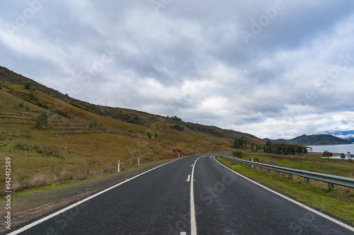 Cuadros en Lienzo Australian rural road on overcast day