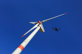 Turbina wiatrowa, wiatrak, energia, dron.