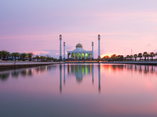 Mosque At South Of Thailand Like Taj Mahal