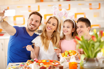 Wall Mural - Easter selfie together