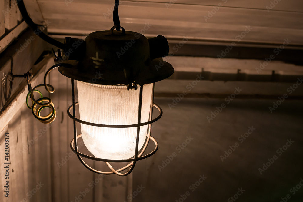 Obraz na płótnie rusty lantern w salonie