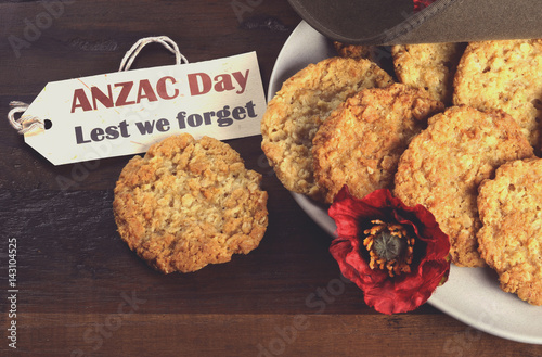Fotografie, Obraz Australian army slouch hat and traditional Anzac biscuits